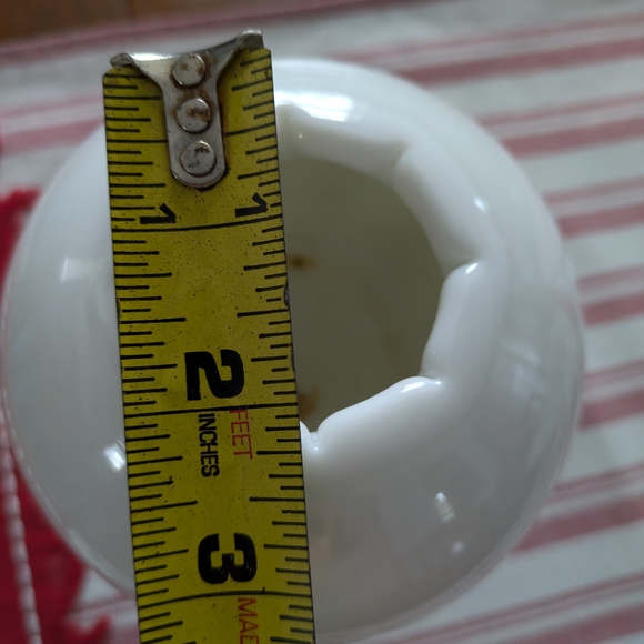 Elegant White Glass Vase - Picture 3 of 7